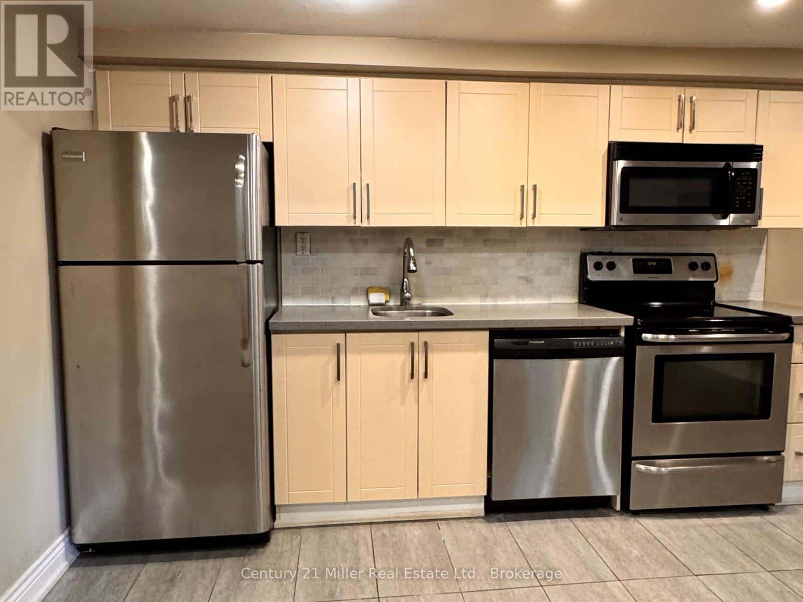 457 ANNETTE STREET — Toronto (High Park North), Ontario - Photo 2 of 9