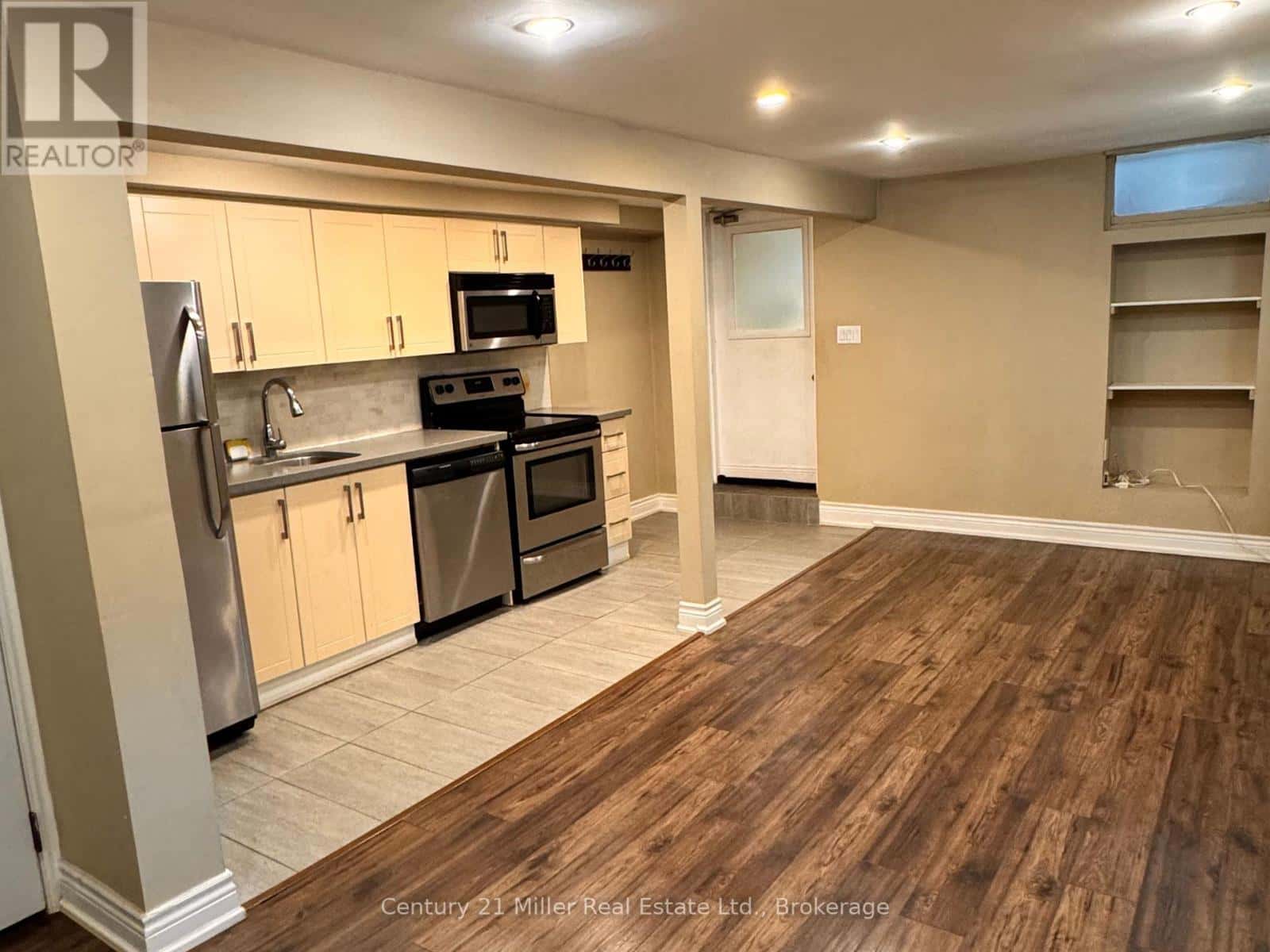 457 ANNETTE STREET — Toronto (High Park North), Ontario - Photo 4 of 9