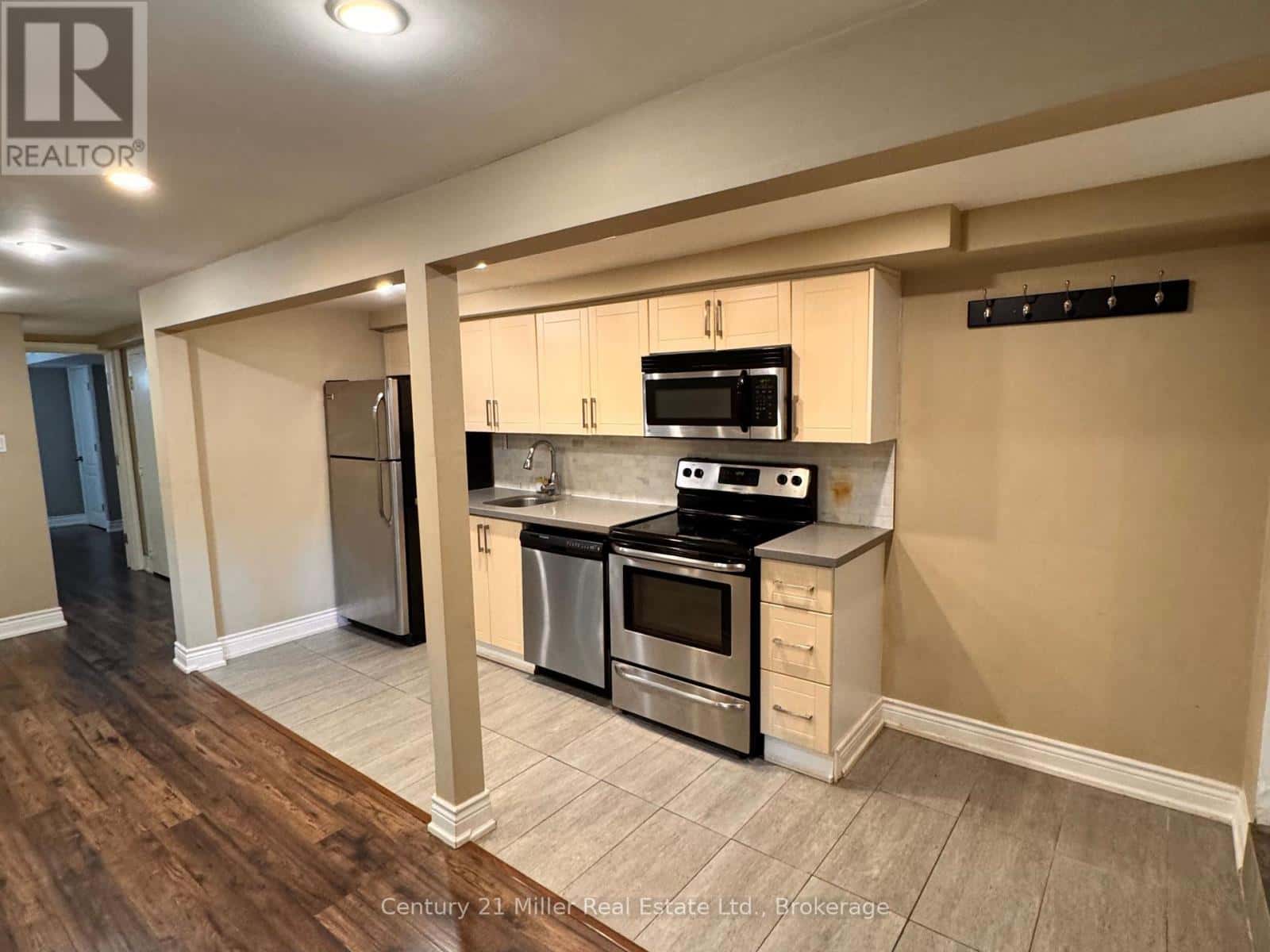 457 ANNETTE STREET — Toronto (High Park North), Ontario - Photo 5 of 9