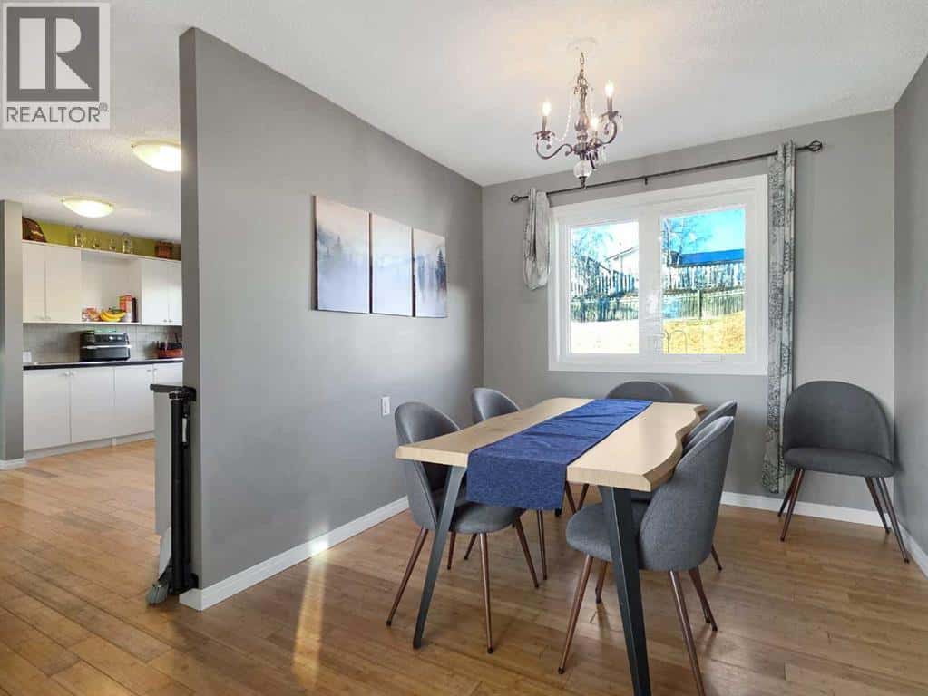 10806 98 Avenue — Grande Cache, Alberta - Photo 5 of 22