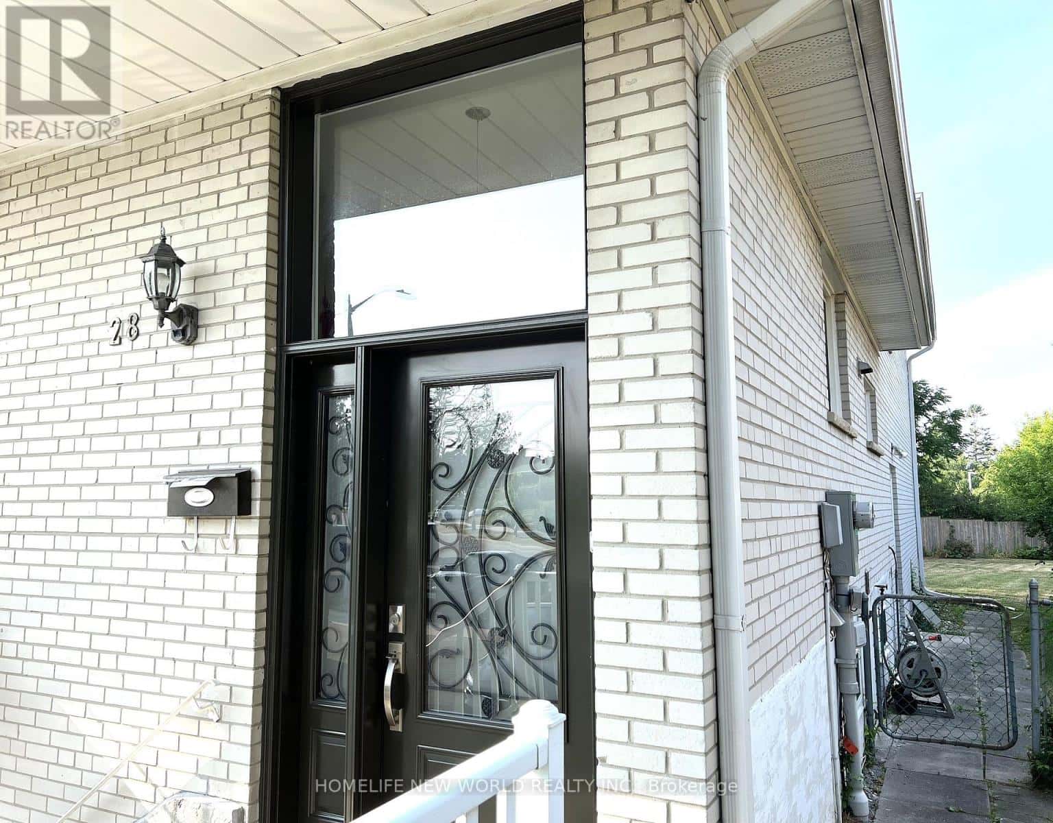 28 GREYHOUND DRIVE — Toronto (Bayview Woods-Steeles), Ontario - Photo 2 of 23