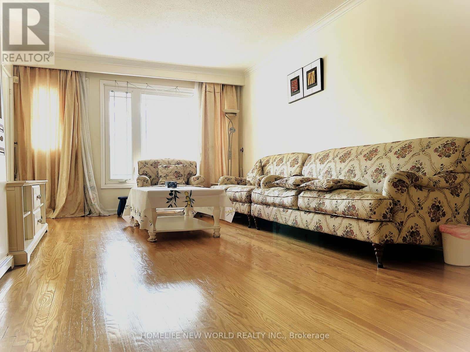 28 GREYHOUND DRIVE — Toronto (Bayview Woods-Steeles), Ontario - Photo 3 of 23