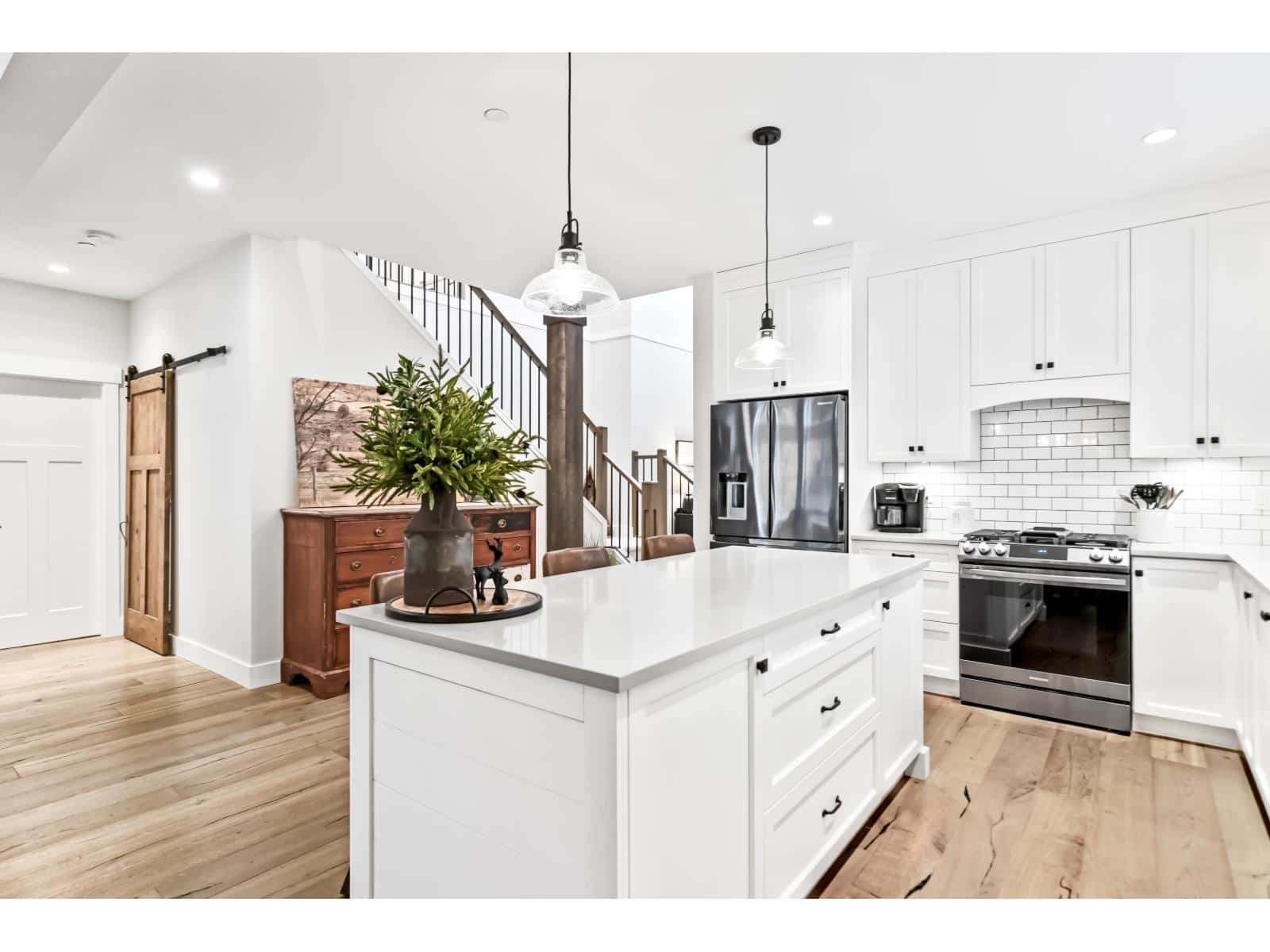 43360 CREEKSIDE CIRCLE, Cultus Lake South — Cultus Lake, British Columbia - Photo 4 of 29