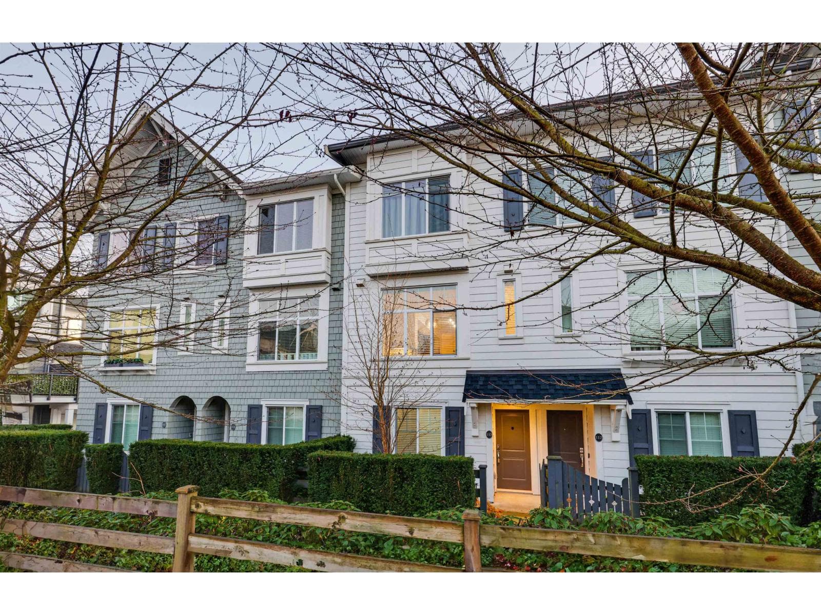 113 15230 GUILDFORD DRIVE — Surrey, British Columbia - Main photo