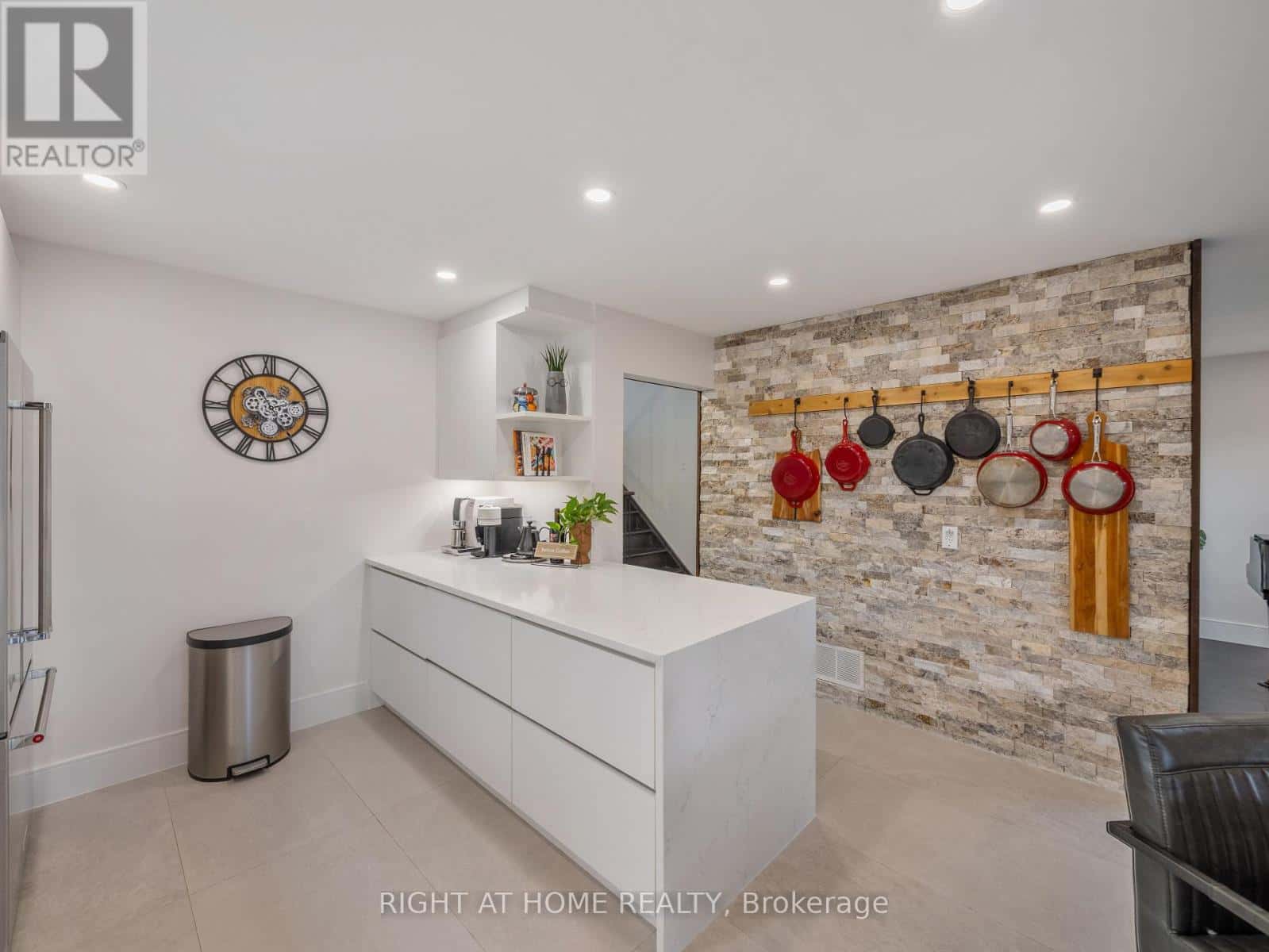 151 KIRBY CRESCENT — Whitby (Blue Grass Meadows), Ontario - Photo 3 of 13