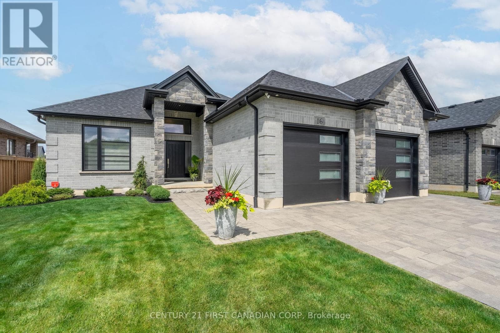 16 FOXBOROUGH PLACE — Thames Centre (Thorndale), Ontario - Main photo