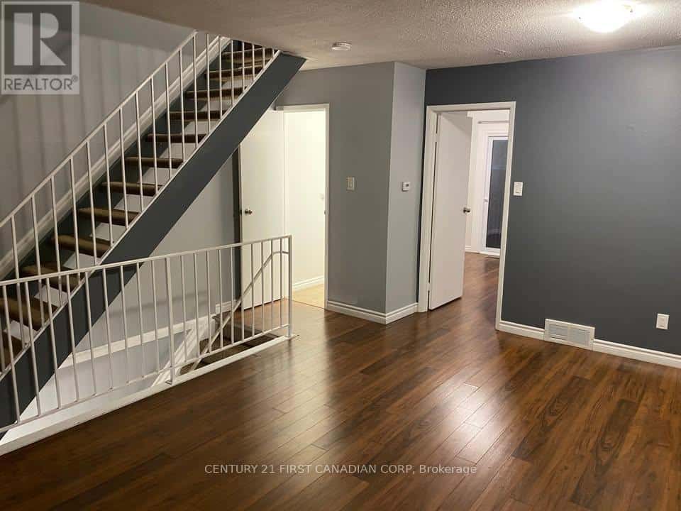 42 - 70 FIDDLERS GREEN ROAD — London North (North P), Ontario - Photo 2 of 22