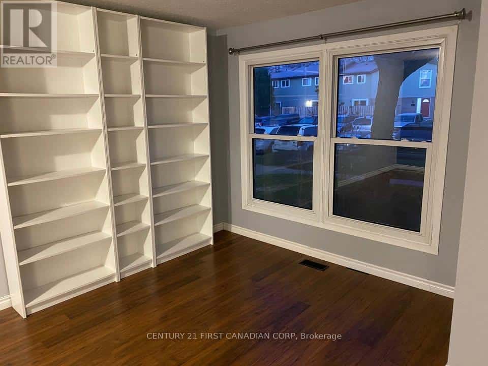 42 - 70 FIDDLERS GREEN ROAD — London North (North P), Ontario - Photo 3 of 22