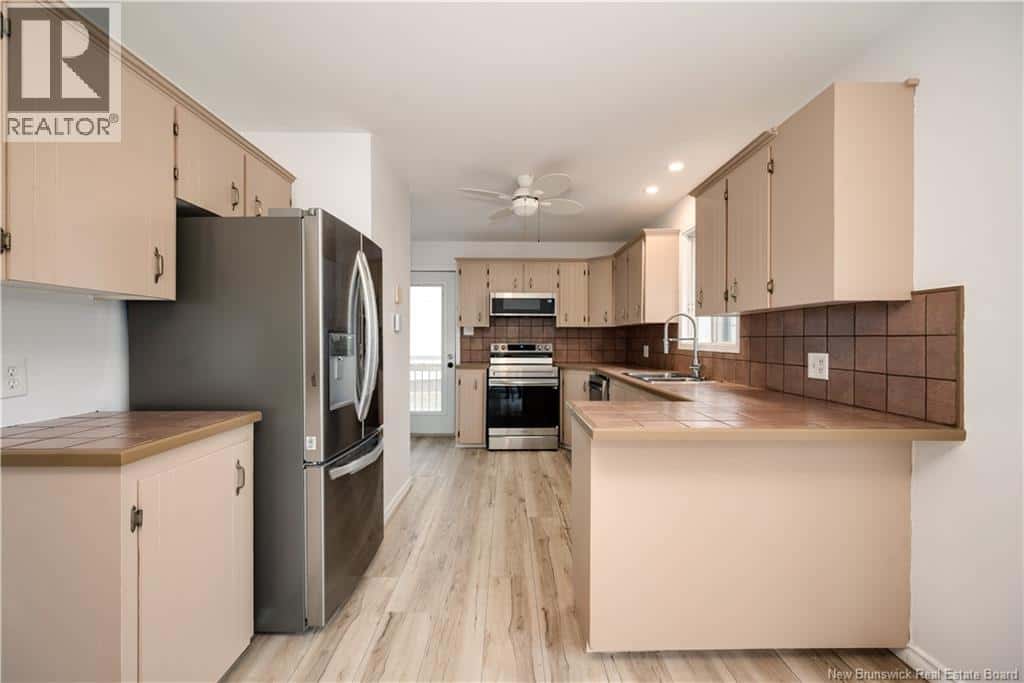 102 Notingham Drive — Moncton, New Brunswick - Photo 5 of 48