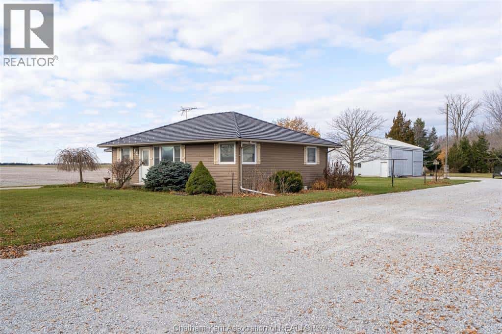 13171 BASE LINE ROAD — Thamesville, Ontario - Photo 2 of 50