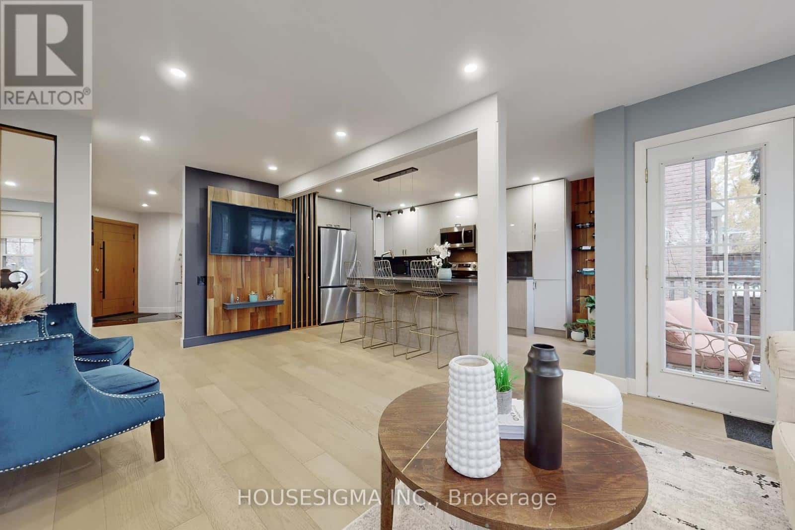 4 MENDYS FOREST — Aurora (Hills of St Andrew), Ontario - Photo 3 of 43