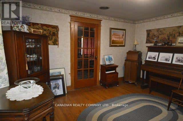 391 RAINES STREET — Georgina (Historic Lakeshore Communities), Ontario - Photo 5 of 44