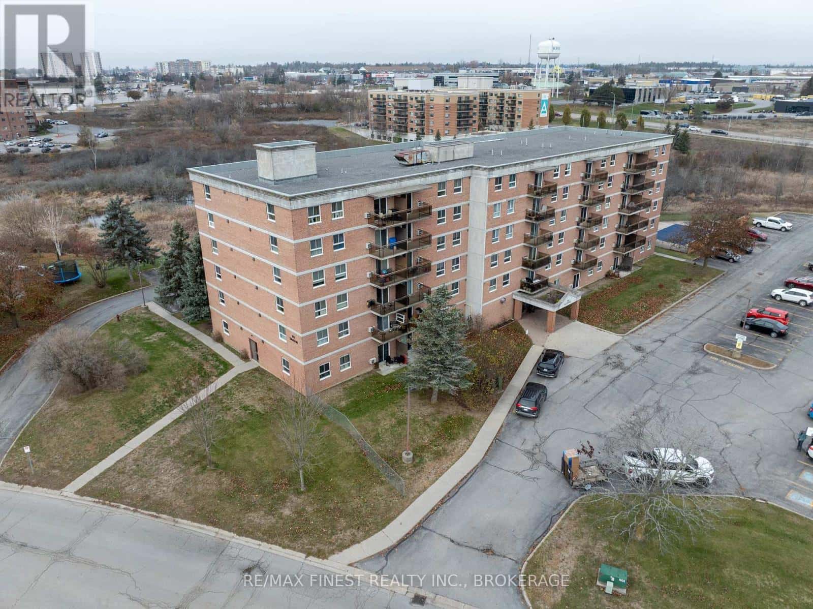 608 - 745 DAVIS DRIVE — Kingston (East Gardiners Rd), Ontario - Photo 2 of 35