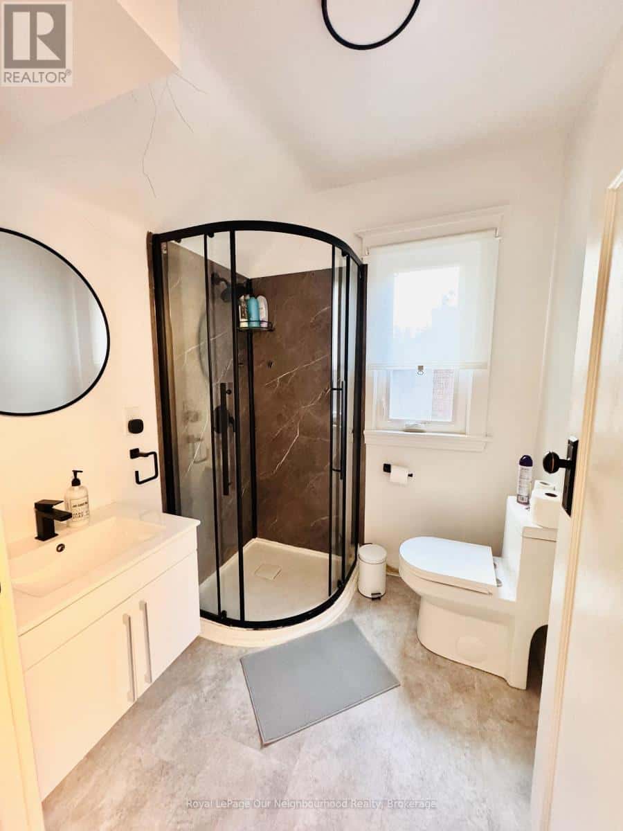 UPPER - 196 WALNUT STREET S — Hamilton (Corktown), Ontario - Photo 4 of 5