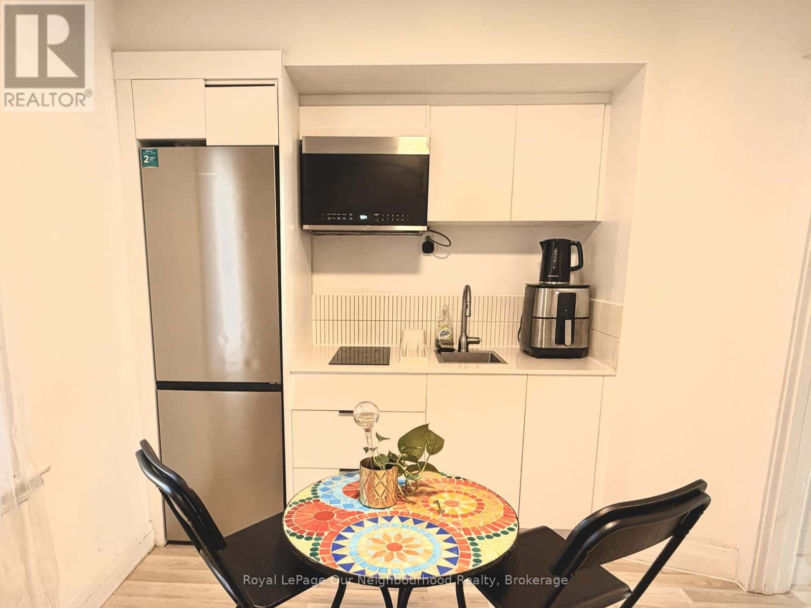 UPPER - 196 WALNUT STREET S — Hamilton (Corktown), Ontario - Photo 5 of 5