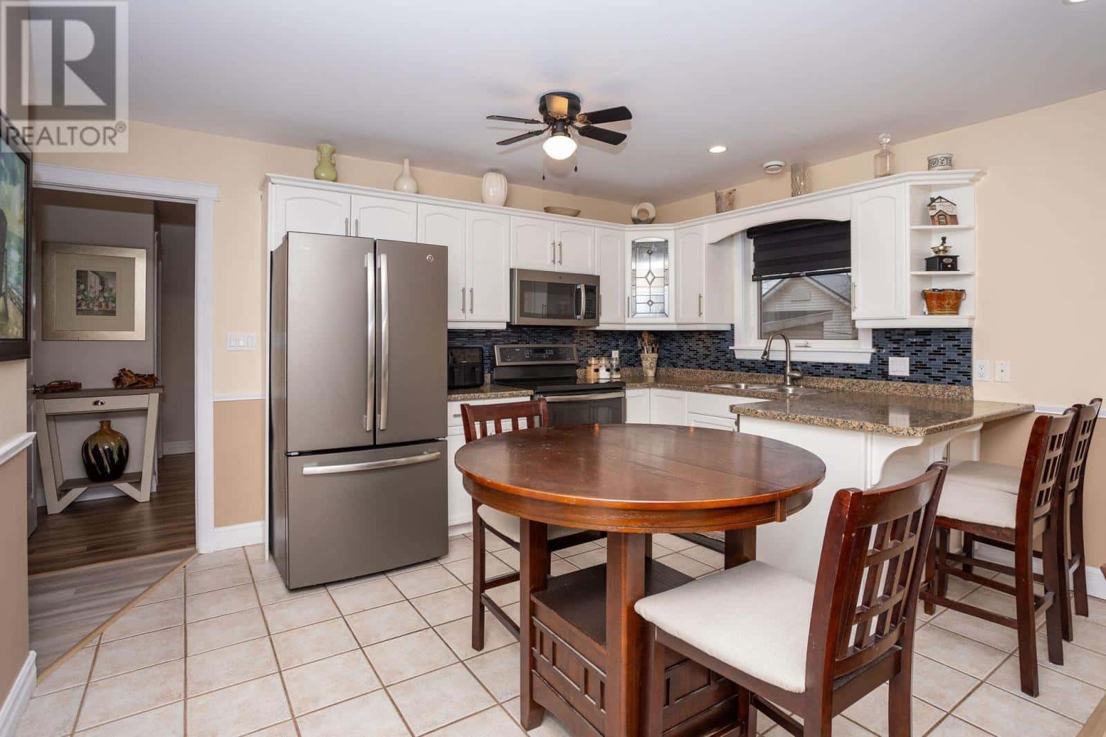 86E Orlebar Street — Charlottetown, Prince Edward Island - Photo 3 of 35