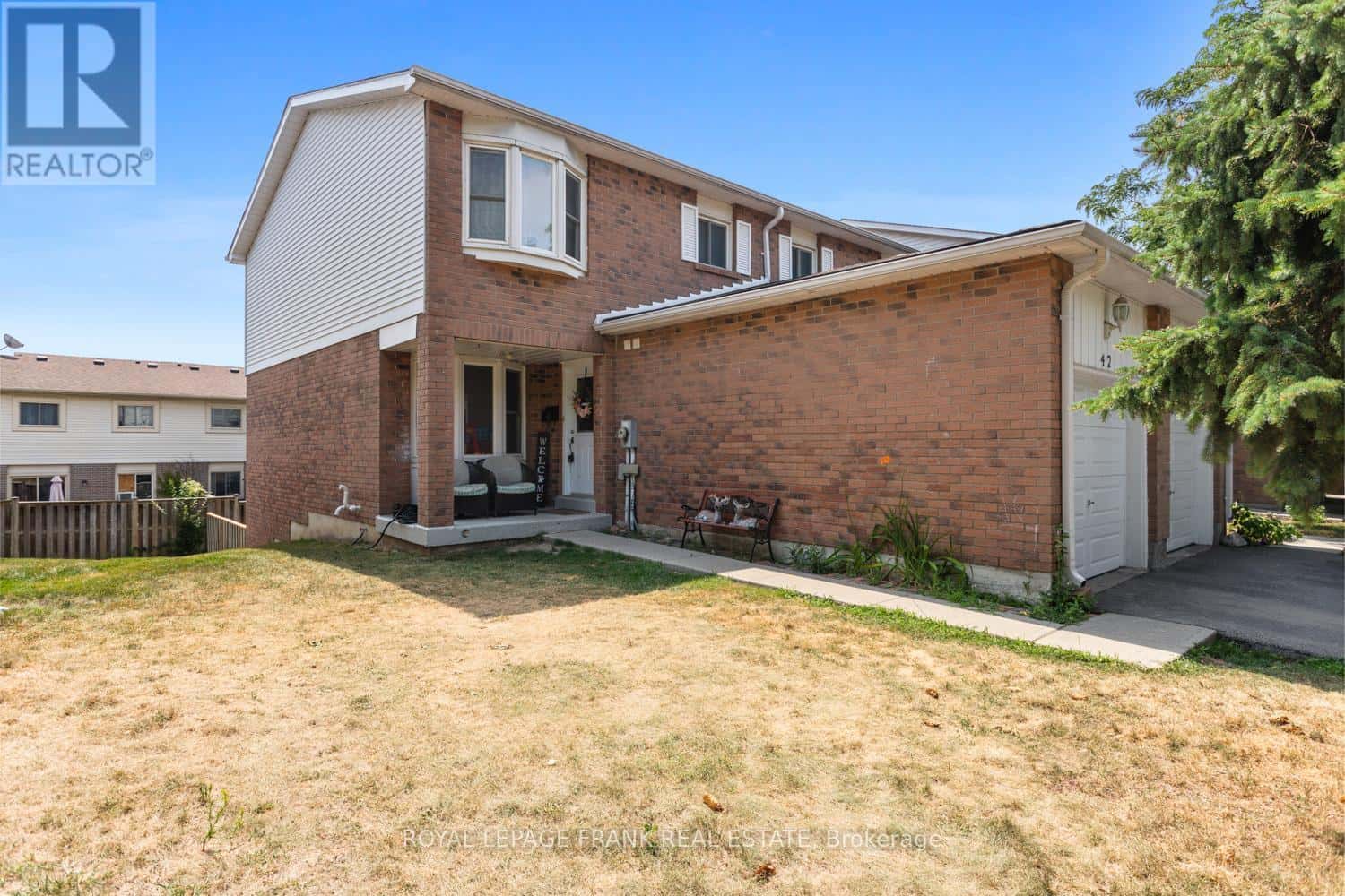 42 - 700 HARMONY ROAD N — Oshawa (Pinecrest), Ontario - Photo 2 of 25