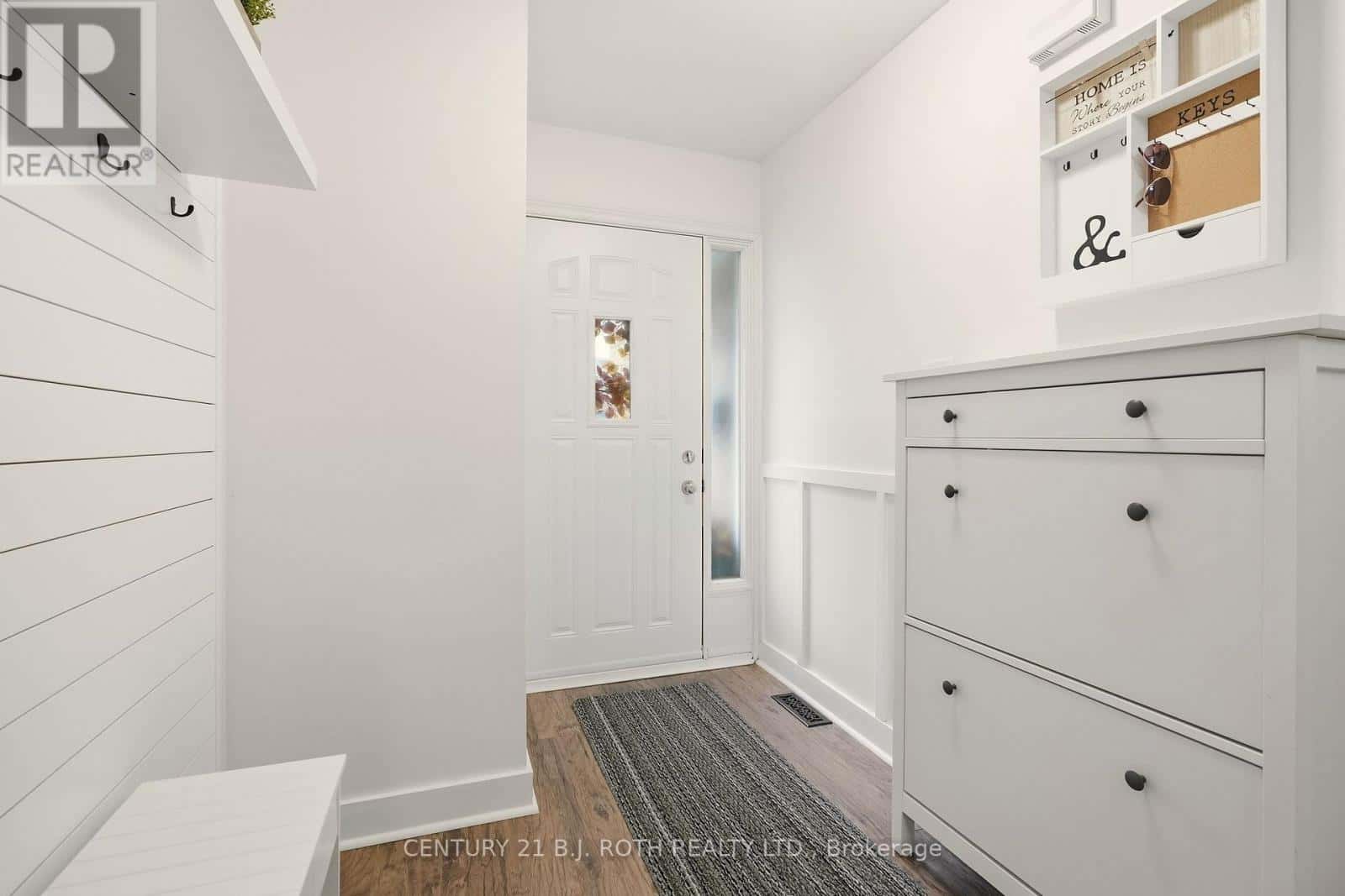 4 - 235 STEEL STREET — Barrie (Codrington), Ontario - Photo 4 of 39