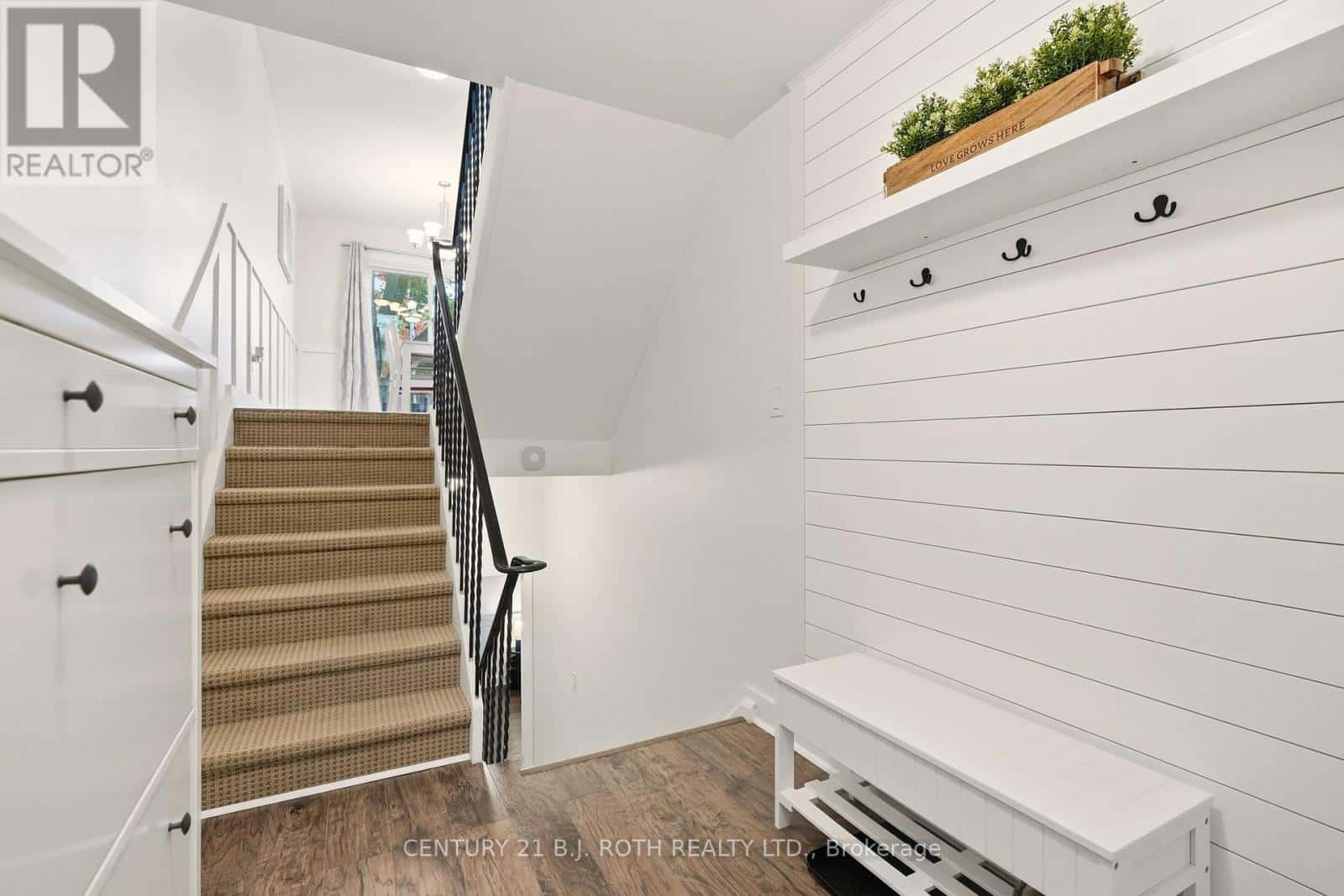 4 - 235 STEEL STREET — Barrie (Codrington), Ontario - Photo 5 of 39