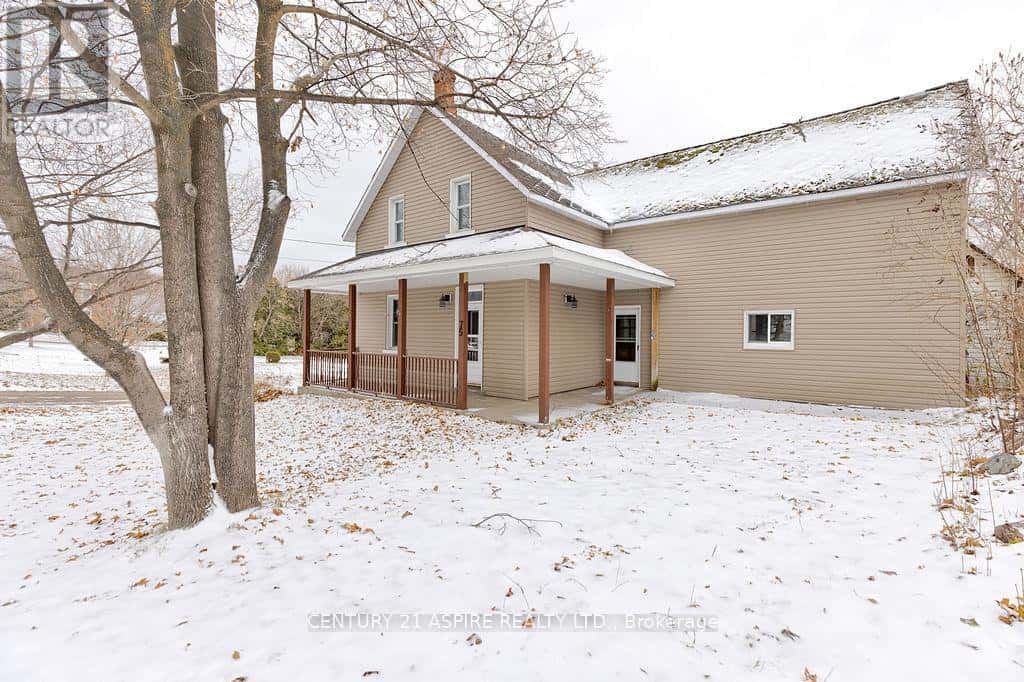 75 BONNECHERE ST STREET E — Bonnechere Valley, Ontario - Photo 2 of 41