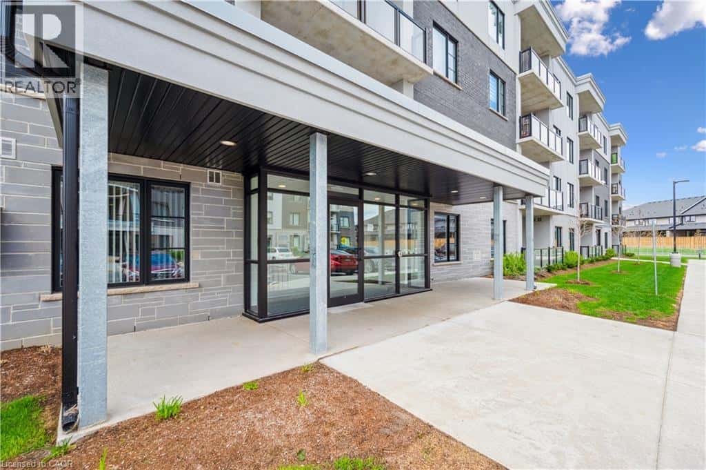 99B FARLEY Road Unit# 407 — Centre Wellington, Ontario - Photo 3 of 47