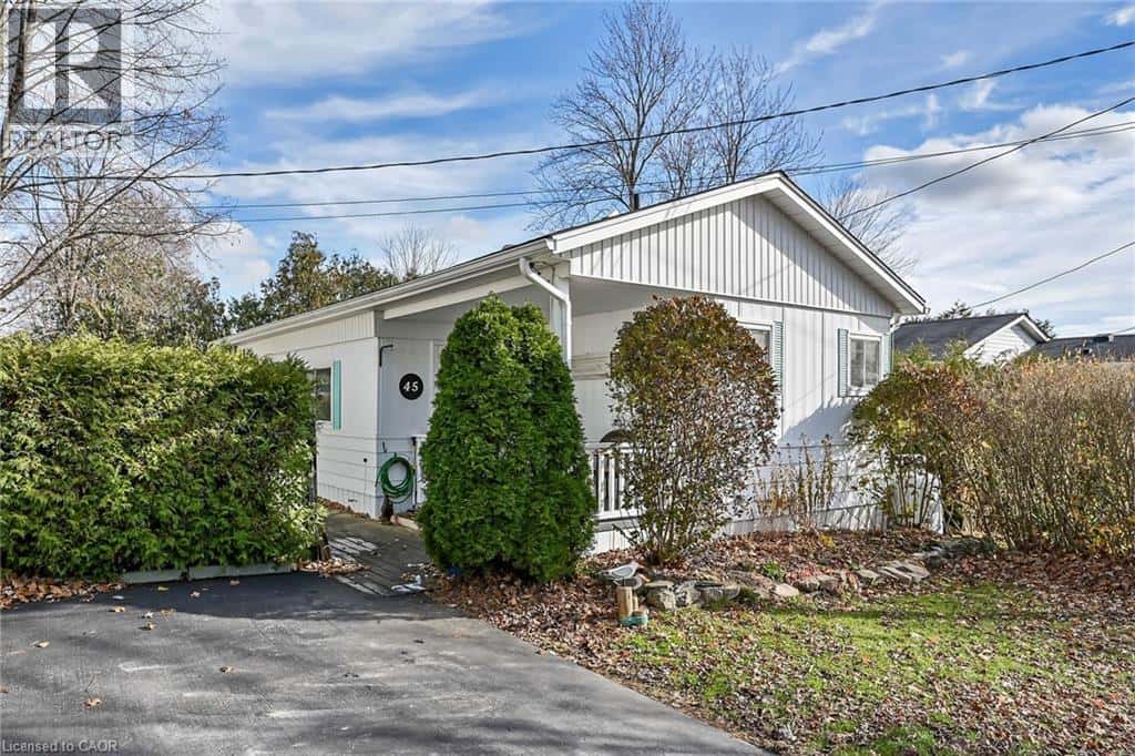 45 PARK Lane — Millgrove, Ontario - Photo 2 of 50