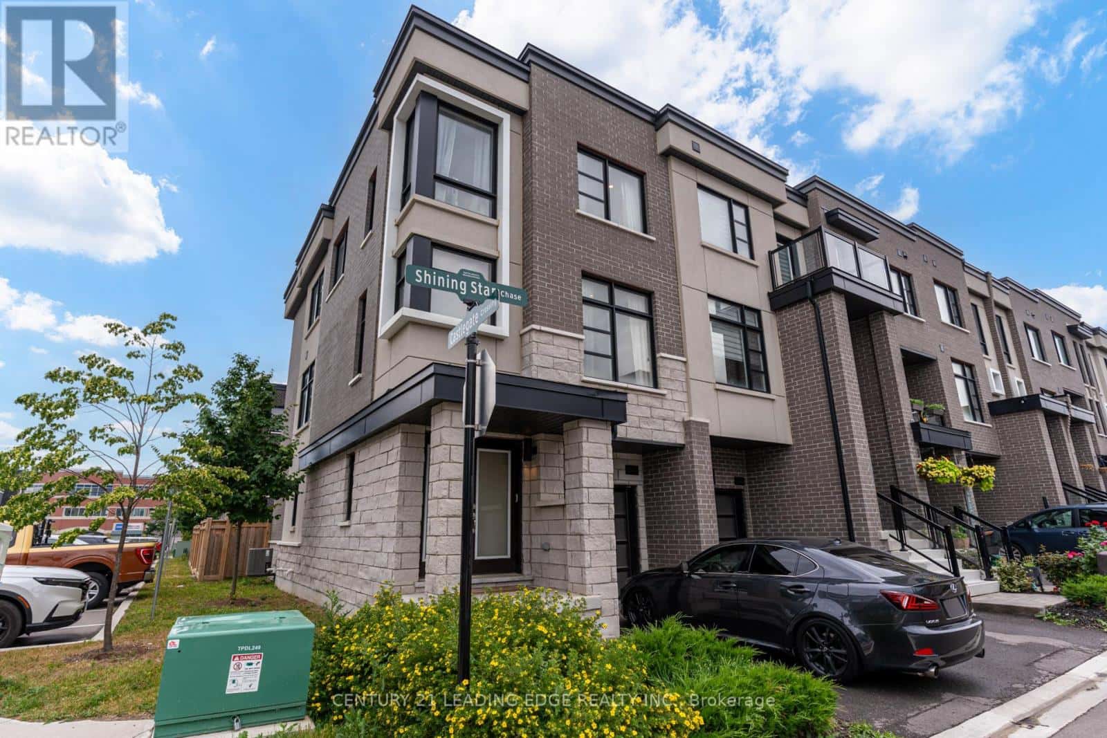 1645 SHINING STAR CHASE — Pickering (Duffin Heights), Ontario - Photo 2 of 28