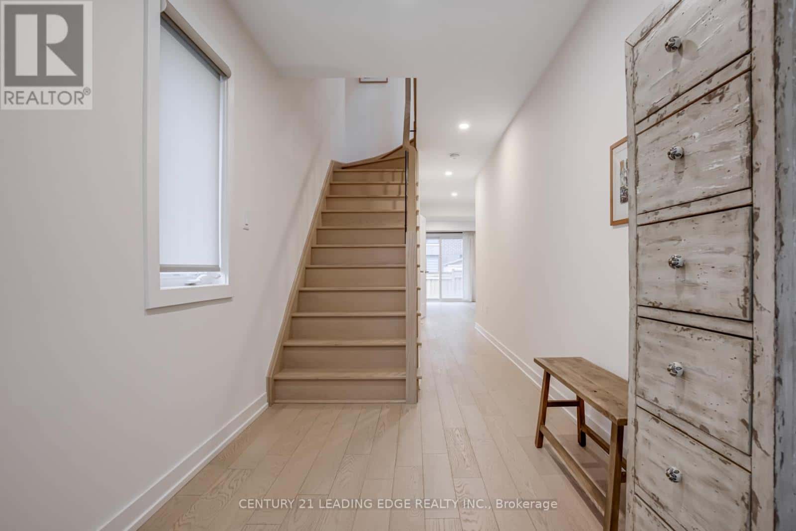 1645 SHINING STAR CHASE — Pickering (Duffin Heights), Ontario - Photo 5 of 28