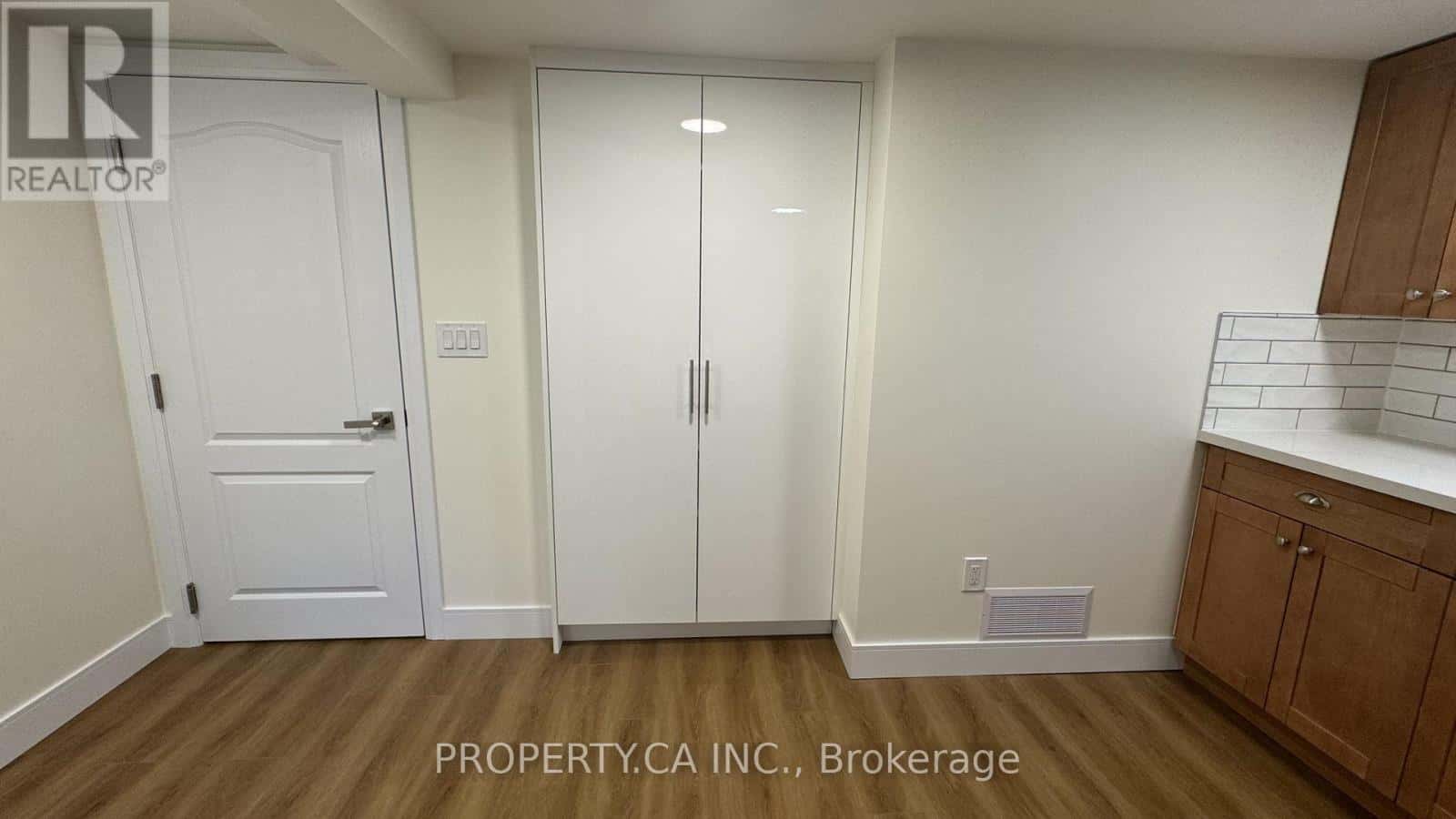 LOWER 2 - 60 LIGHTWOOD DRIVE — Toronto (Thistletown-Beaumonde Heights), Ontario - Photo 5 of 9