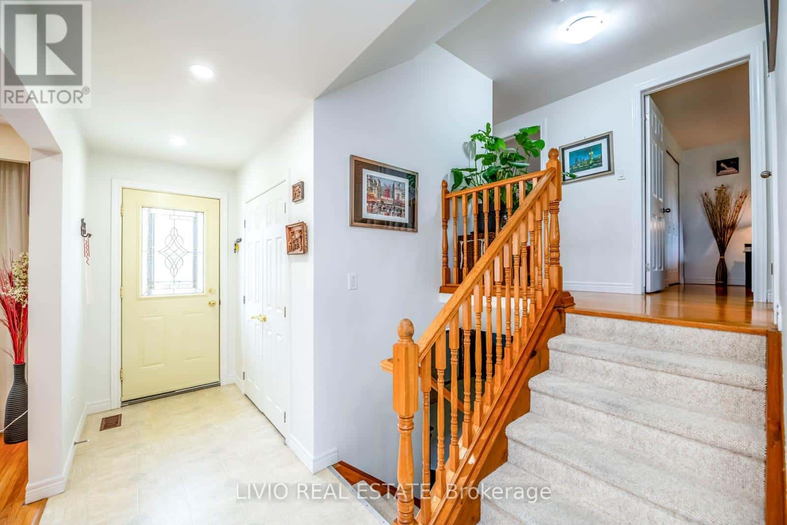 122 FOREST HILL ROAD — Grimsby (Grimsby West), Ontario - Photo 4 of 35