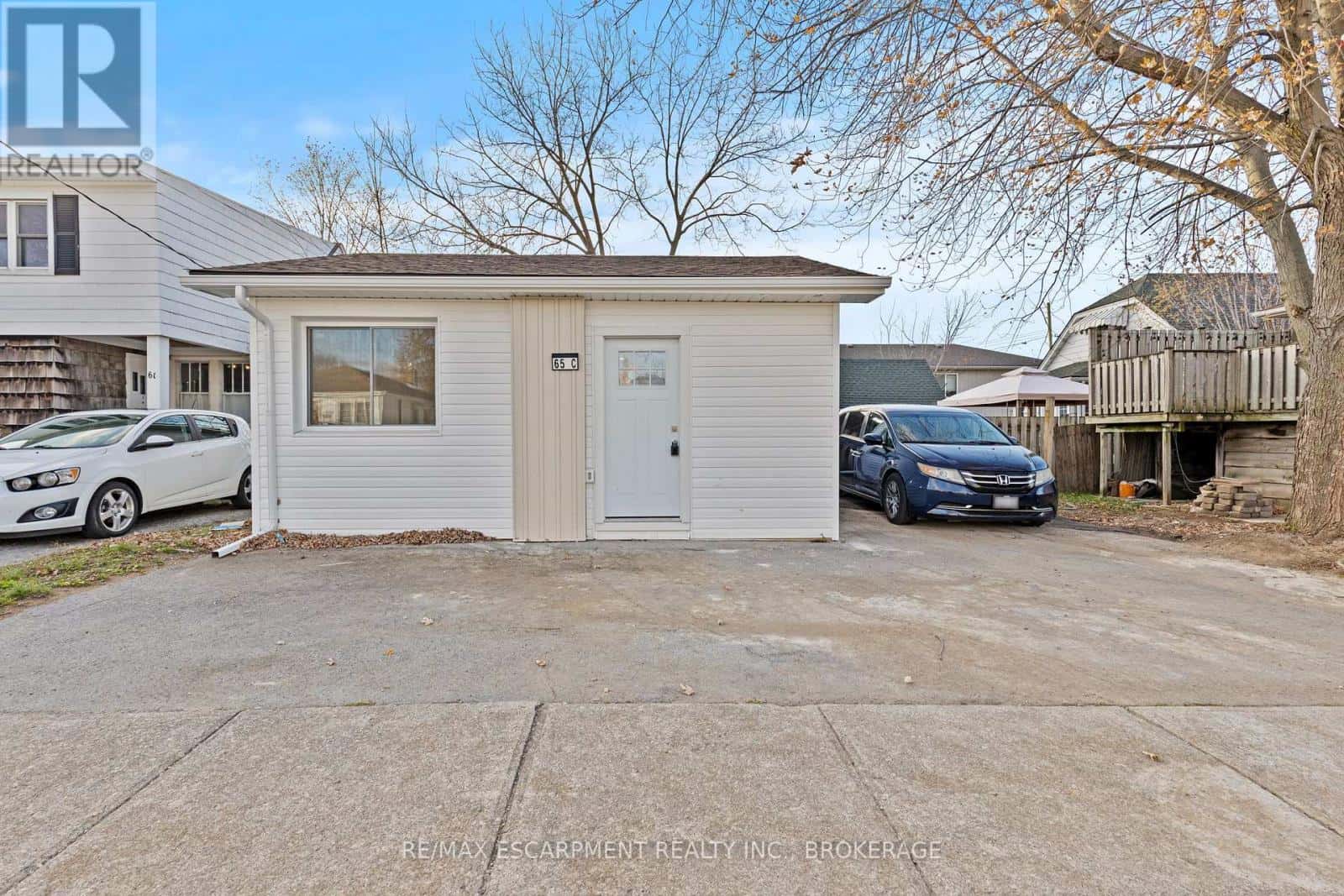 3 - 65 CHELSEA STREET — St. Catharines (E. Chester), Ontario - Photo 3 of 18