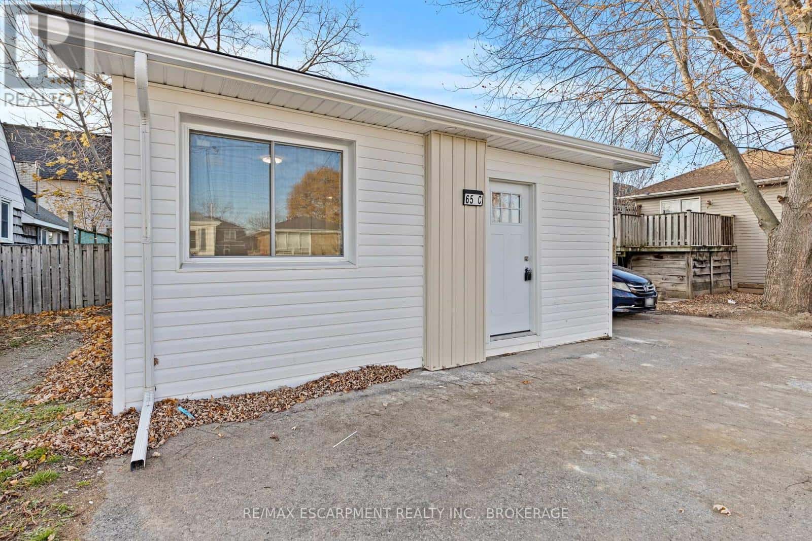 3 - 65 CHELSEA STREET — St. Catharines (E. Chester), Ontario - Photo 4 of 18