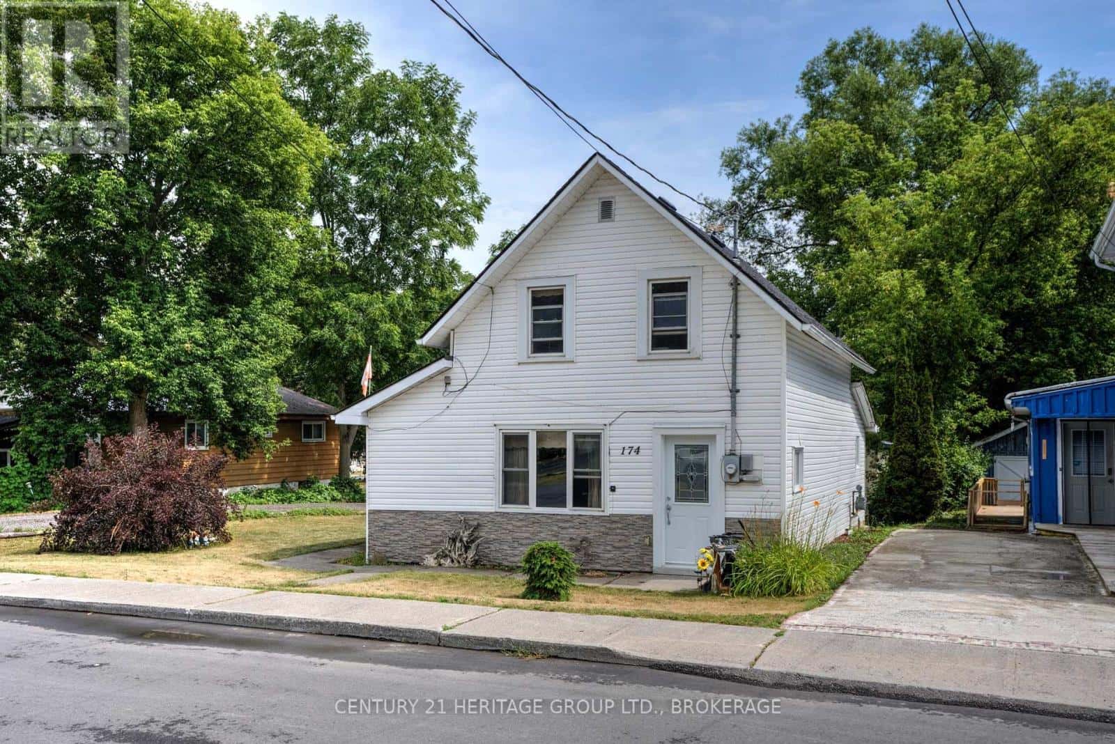 174 THOMAS STREET — Deseronto (Deseronto (Town)), Ontario - Photo 2 of 48