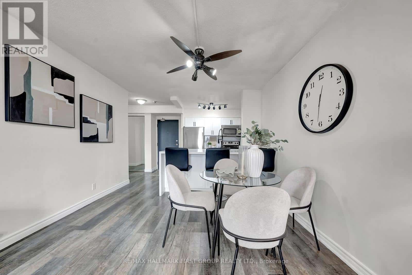 405 - 1665 PICKERING PARKWAY — Pickering (Village East), Ontario - Photo 3 of 36