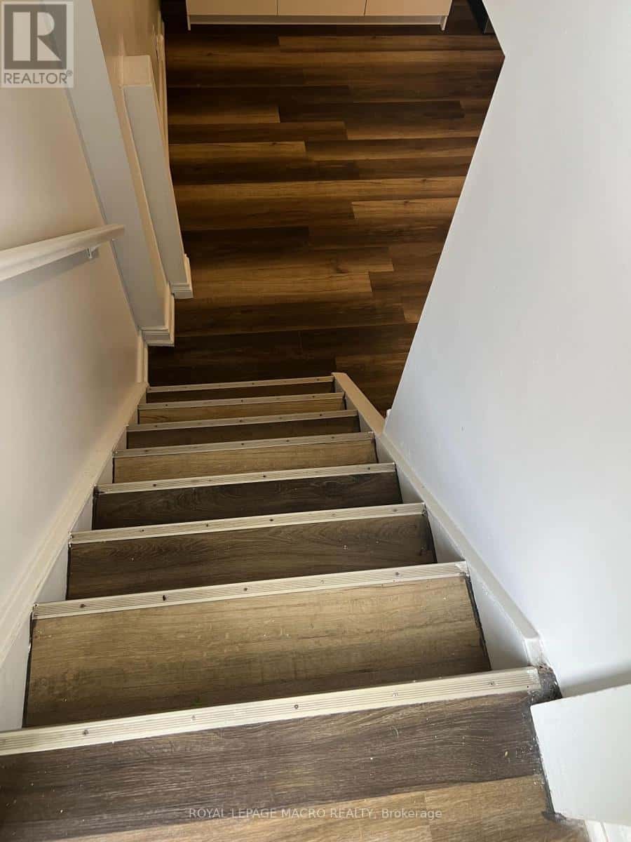 #LOWER - 8 MYRTLE AVENUE — St. Catharines (Carlton/Bunting), Ontario - Photo 2 of 14