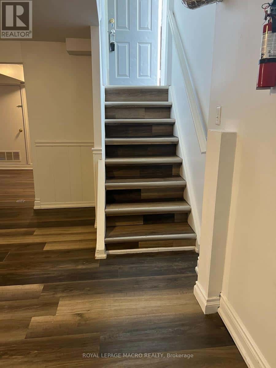 #LOWER - 8 MYRTLE AVENUE — St. Catharines (Carlton/Bunting), Ontario - Photo 3 of 14