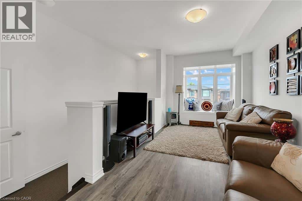 4862 CONNOR Drive — Beamsville, Ontario - Photo 4 of 38