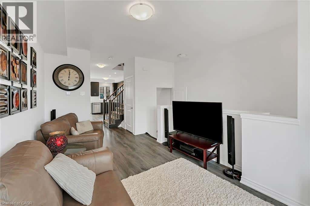 4862 CONNOR Drive — Beamsville, Ontario - Photo 5 of 38