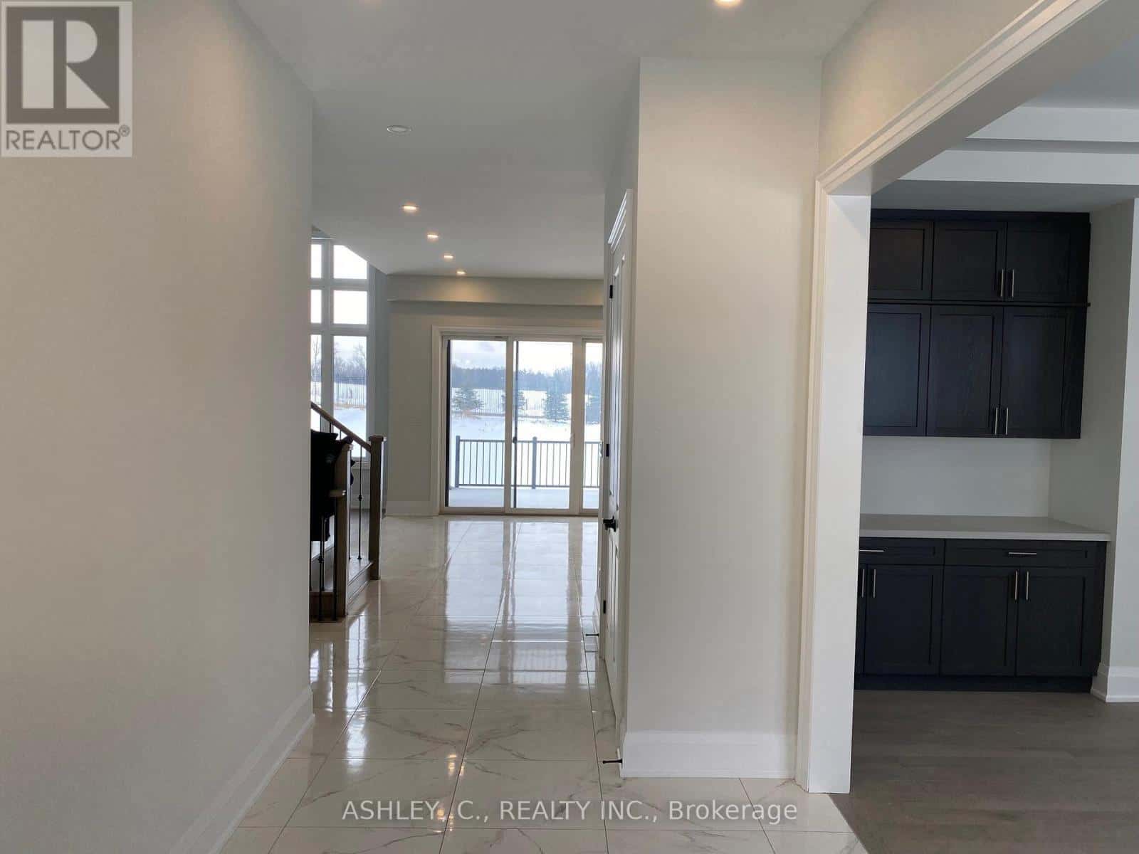 98 WILLIAM CRISP DRIVE — Caledon (Alton), Ontario - Photo 3 of 31