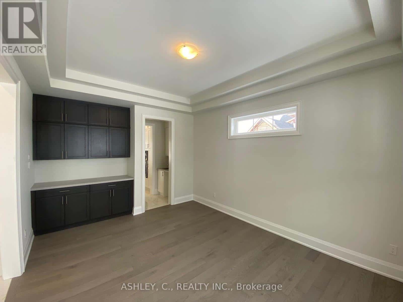 98 WILLIAM CRISP DRIVE — Caledon (Alton), Ontario - Photo 4 of 31