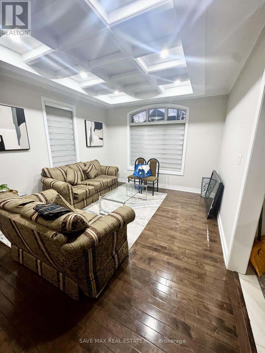 64 LOUVAIN DRIVE — Brampton (Vales of Castlemore North), Ontario - Photo 3 of 20