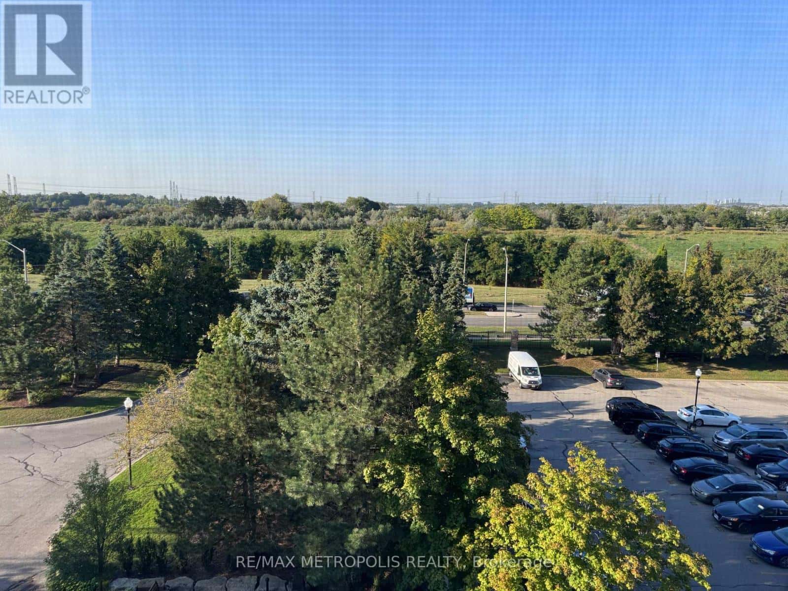 602 - 61 MARKBROOK LANE — Toronto (Mount Olive-Silverstone-Jamestown), Ontario - Photo 2 of 24