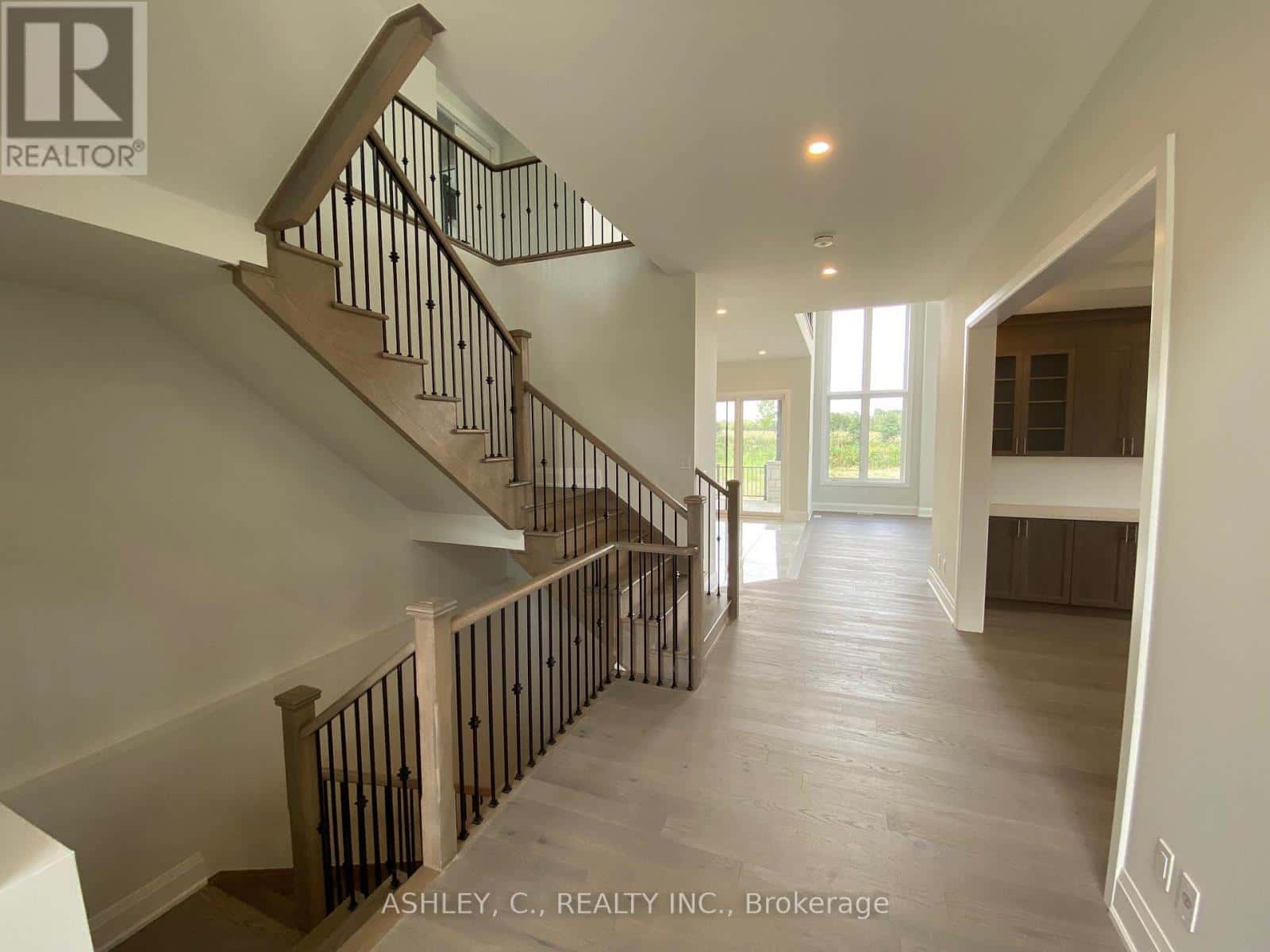 118 WILLIAM CRISP DRIVE — Caledon (Alton), Ontario - Photo 5 of 25