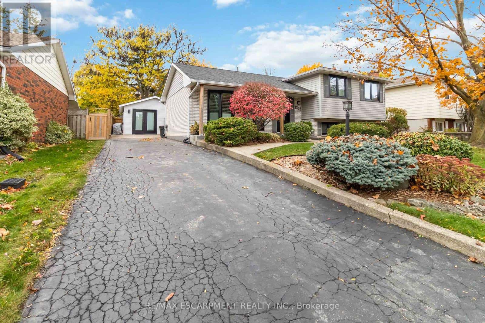 2 - 1332 MAJESTIC DRIVE — Burlington (Palmer), Ontario - Photo 4 of 22