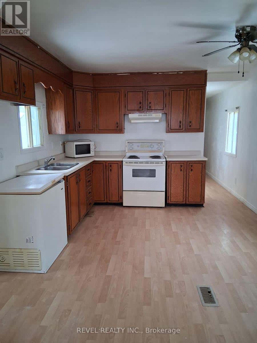 14 BUNKER AVENUE — Timmins (TS - SE), Ontario - Photo 5 of 8