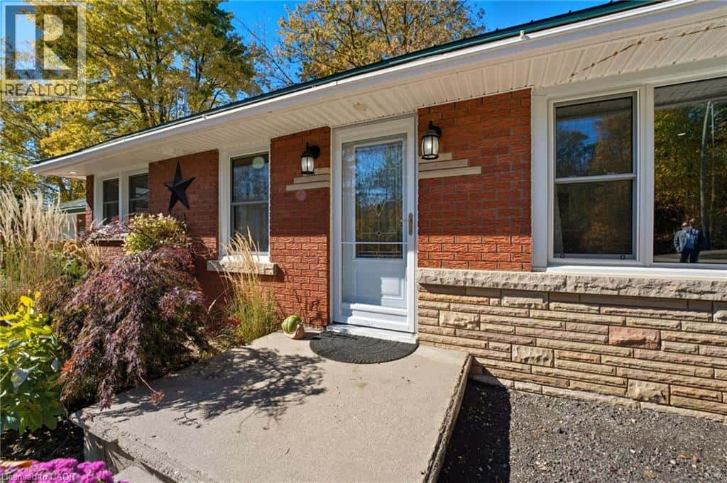 1822 SPRAGUES Road — Ayr, Ontario - Photo 5 of 38