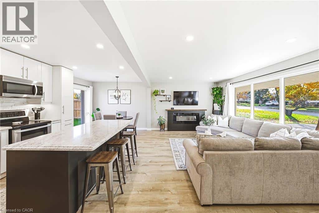 4117 HIXON Street — Beamsville, Ontario - Photo 4 of 50