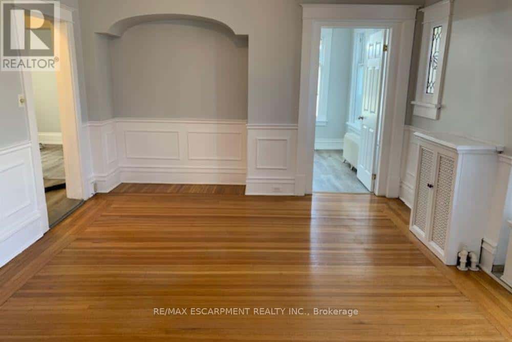 1 - 2 UNDERMOUNT AVENUE — Hamilton (Kirkendall), Ontario - Photo 2 of 11