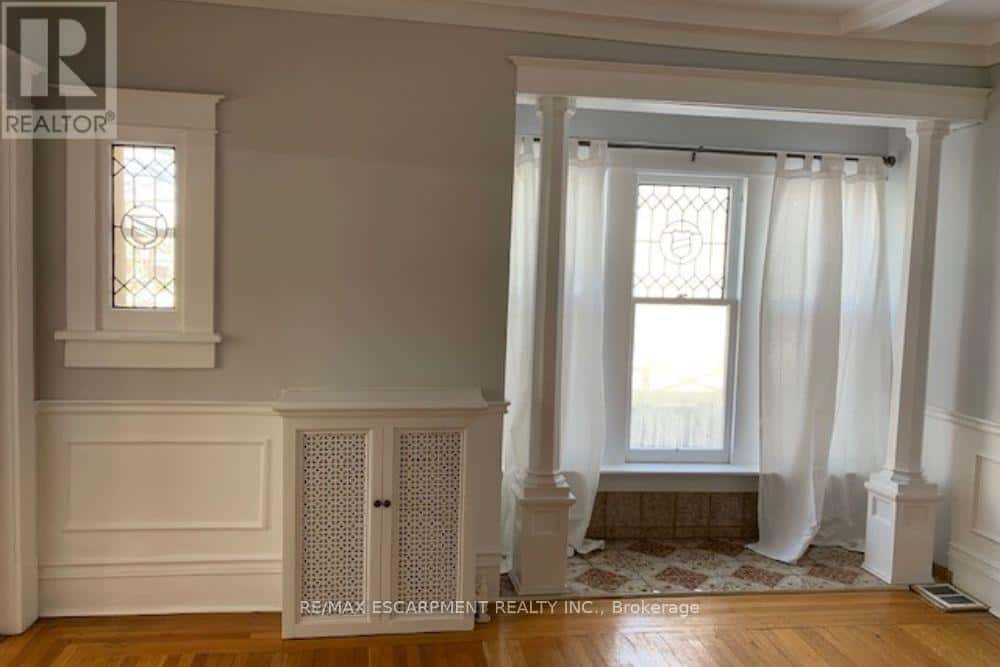 1 - 2 UNDERMOUNT AVENUE — Hamilton (Kirkendall), Ontario - Photo 3 of 11