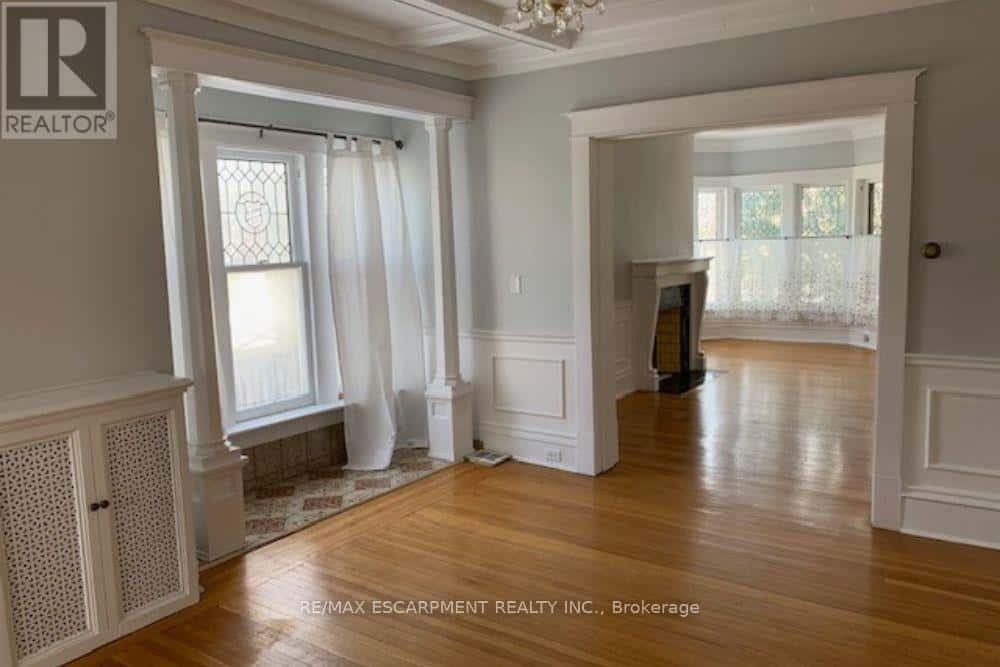 1 - 2 UNDERMOUNT AVENUE — Hamilton (Kirkendall), Ontario - Photo 4 of 11